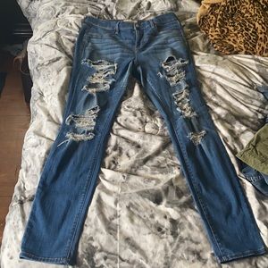 Distressed Jeans (Jegging)